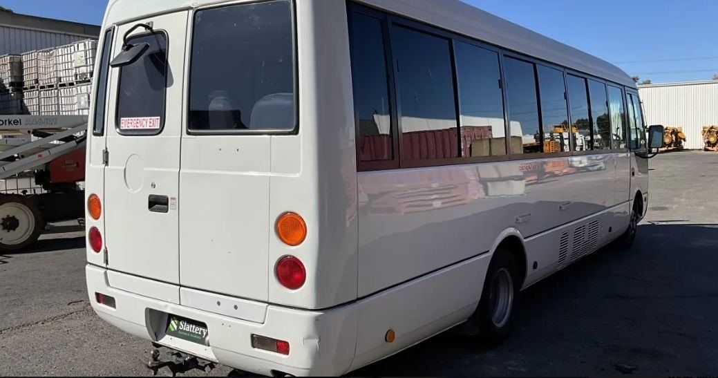 The bus before it came to Hatherleigh — rear view