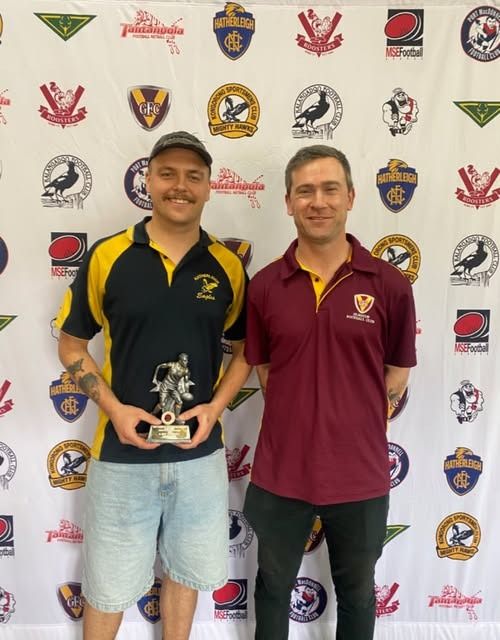 Kade Bradley receives the 2026 MSEFL Klas Bilt Best Backman Award