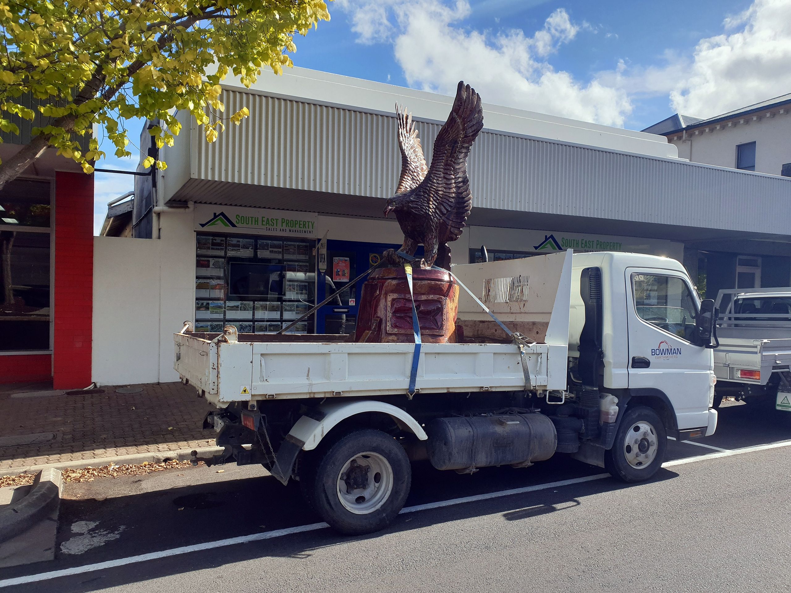 Half a tonne of red gum: how the Eagle landed at Hatherleigh — photo 3