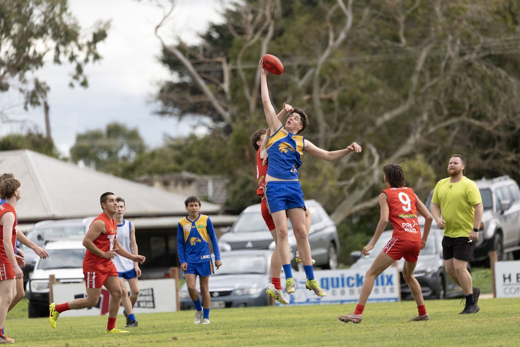 Hatherleigh Senior Colts ruckman wins a hit-out at Tantanoola