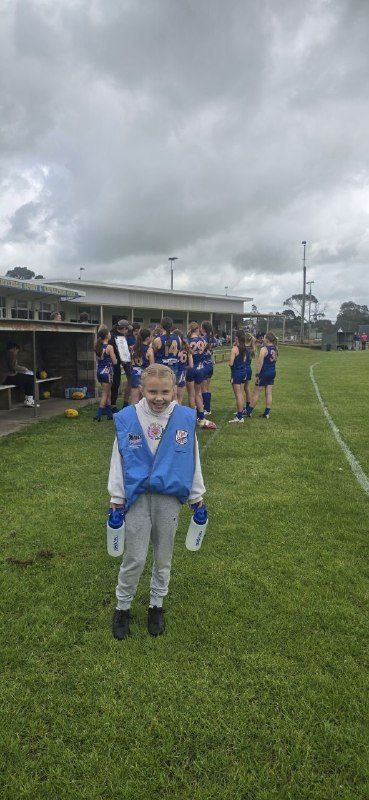 A young Hatherleigh water runner on U16 Girls grand final day