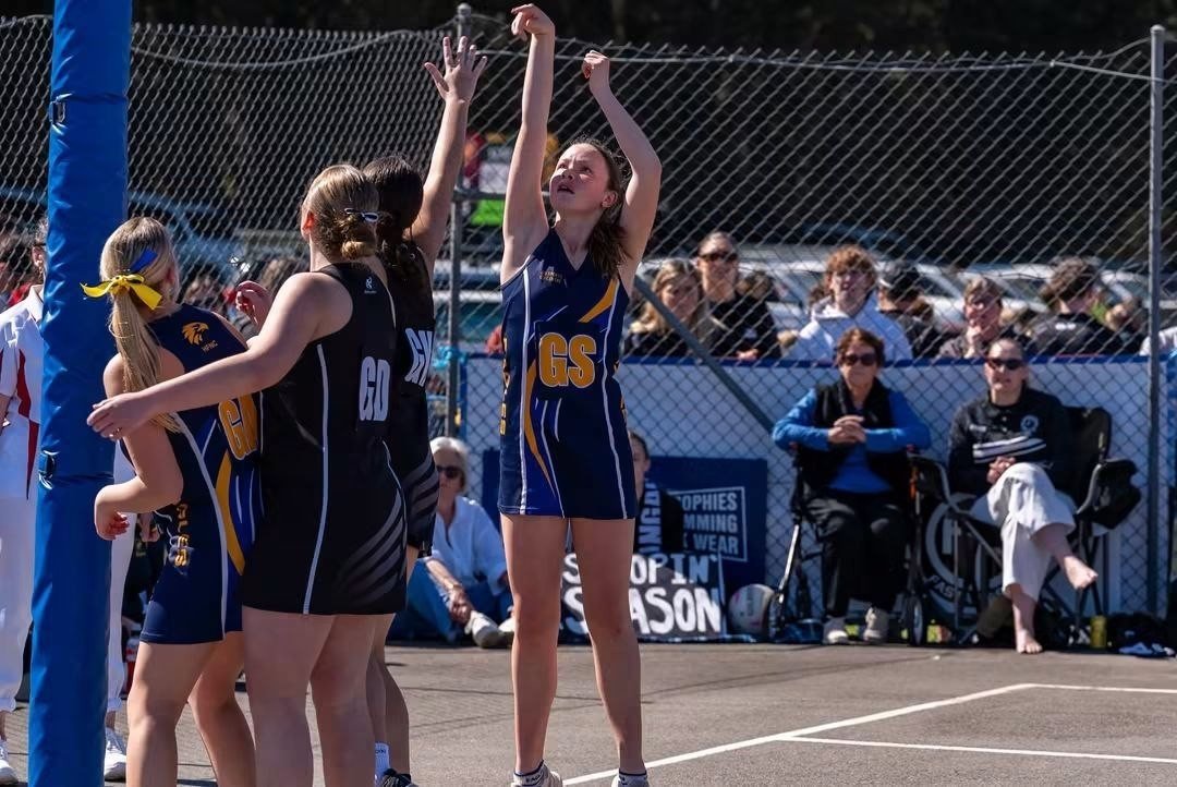 Myla Bowman shoots for goal in the 2026 U15 netball grand final